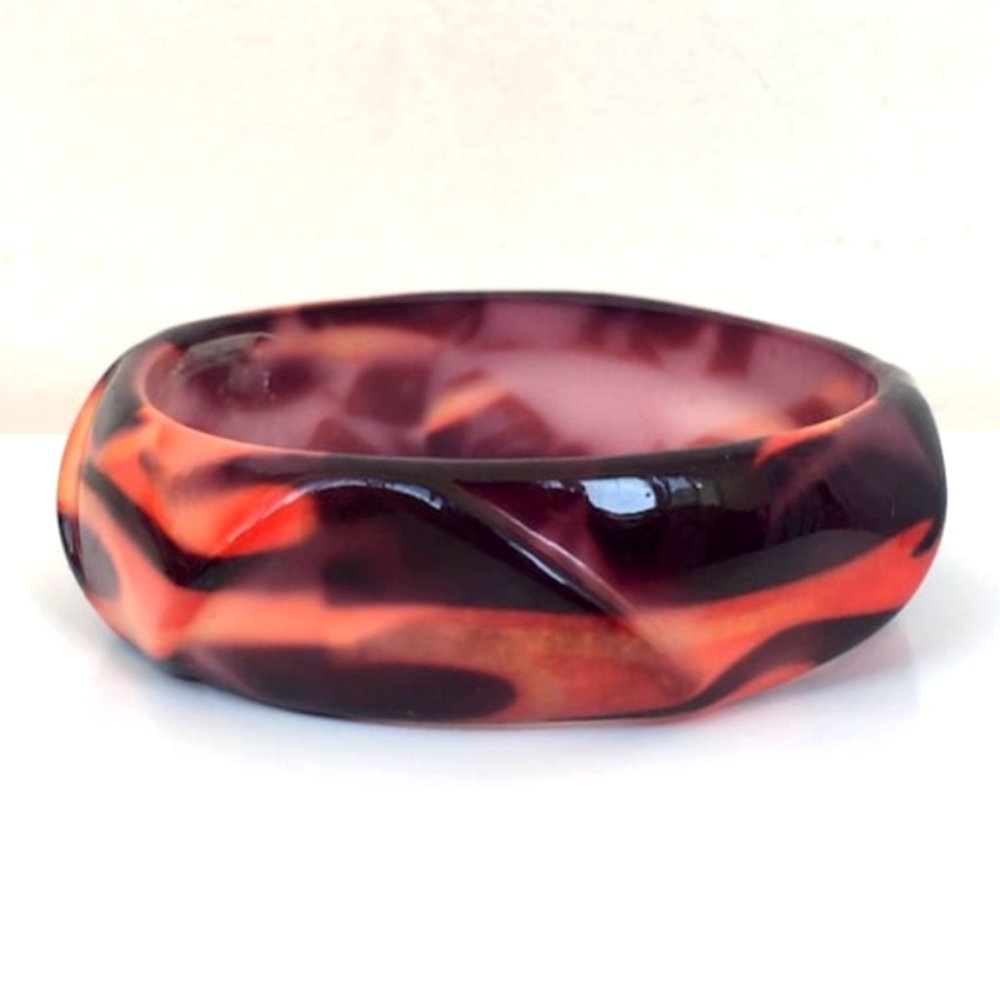 Vintage Plastic Lucite Bangle Bracelet